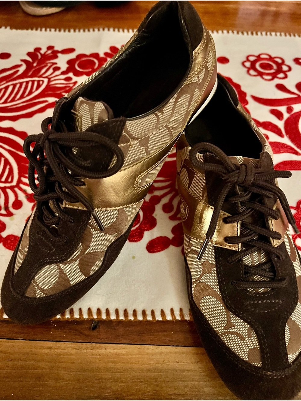 Coach Lexey Signature Logo Sneakers Sz 7 - Picture 4 of 12